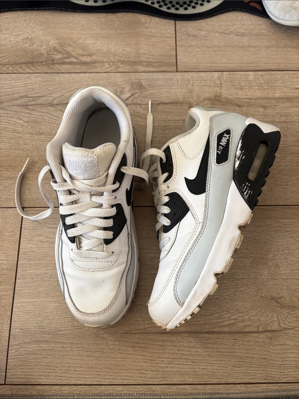 Nike White and Black Air Max Retro Sneakers